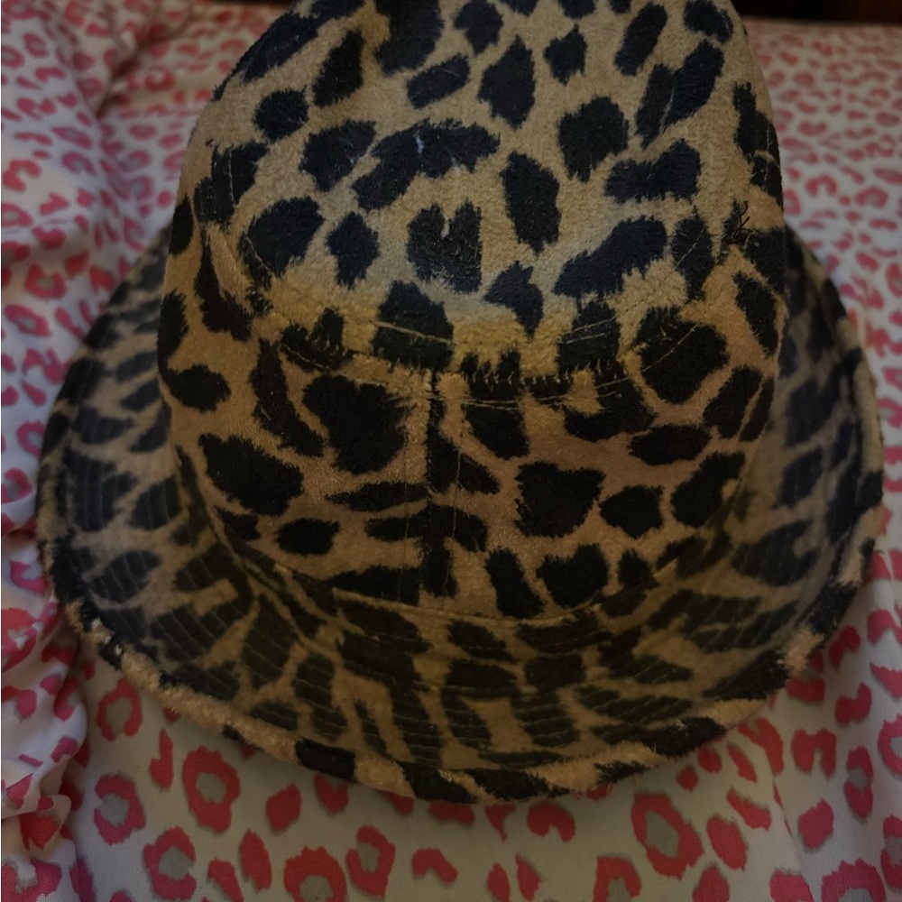 Leopard Print Hat - Picture 2 of 6